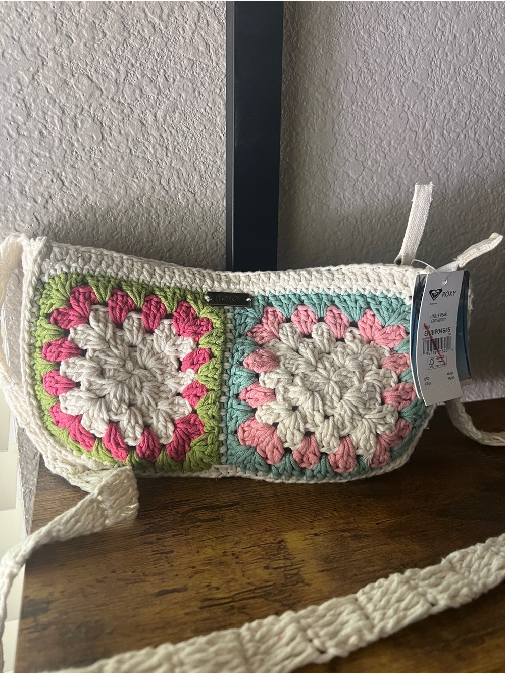 Brand new Roxy lovely pearl Crossbody bag! Crochet Crossbody Bag in Cream w